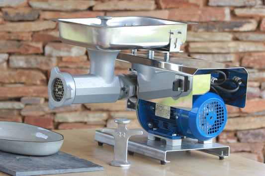 How to Set Up, Use, and Maintain the Claasens Meat Mincer No. 22 & 32